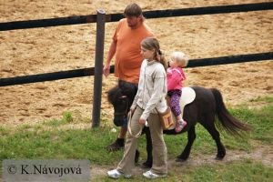 vození dětí na koních