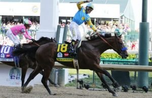 American Pharoah vítězí v Kentucky Derby