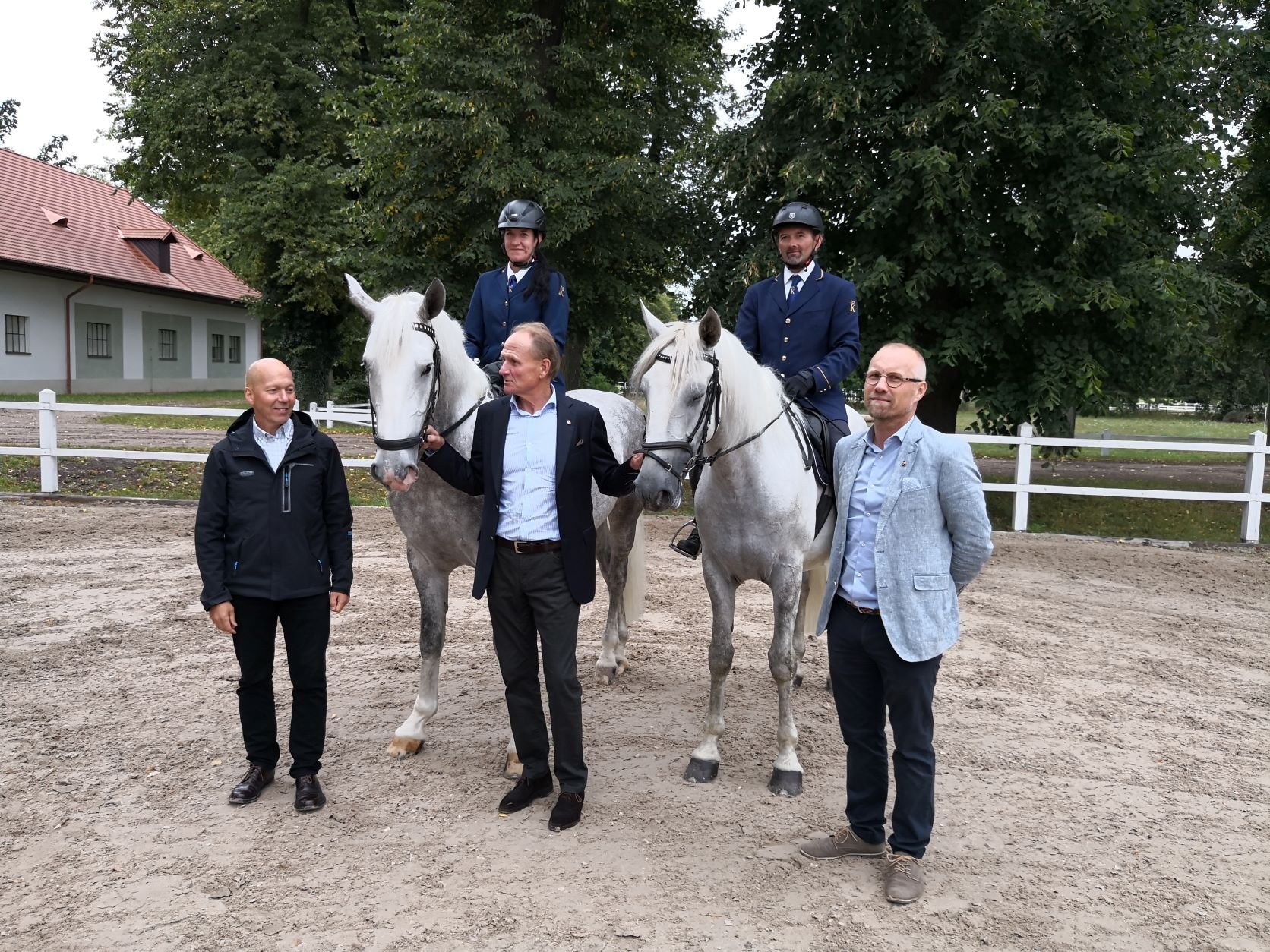NHK navštívili zástupci Asociace švédské královské jízdní gardy - Roger Johansen, Carol Paraniak a Marcus Lundholm