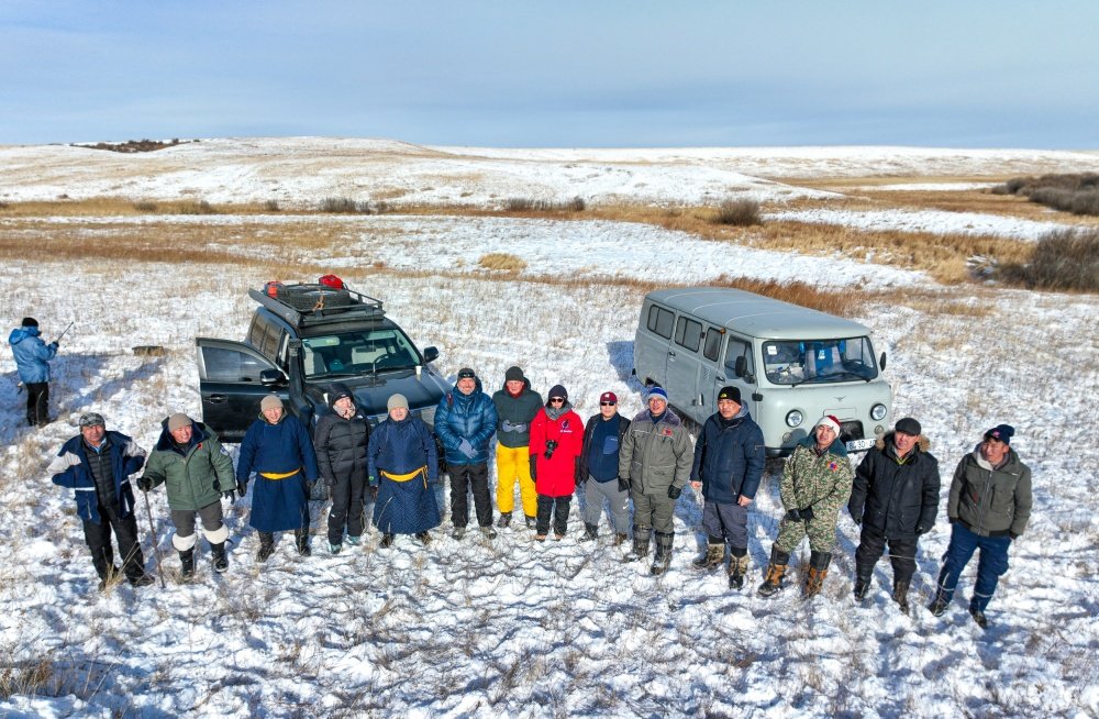 Pracovníci Zoo Praha spolu s mongolskými kolegy během závěrečného lednového průzkumu v Údolí klášterů (Sümín chóloj)