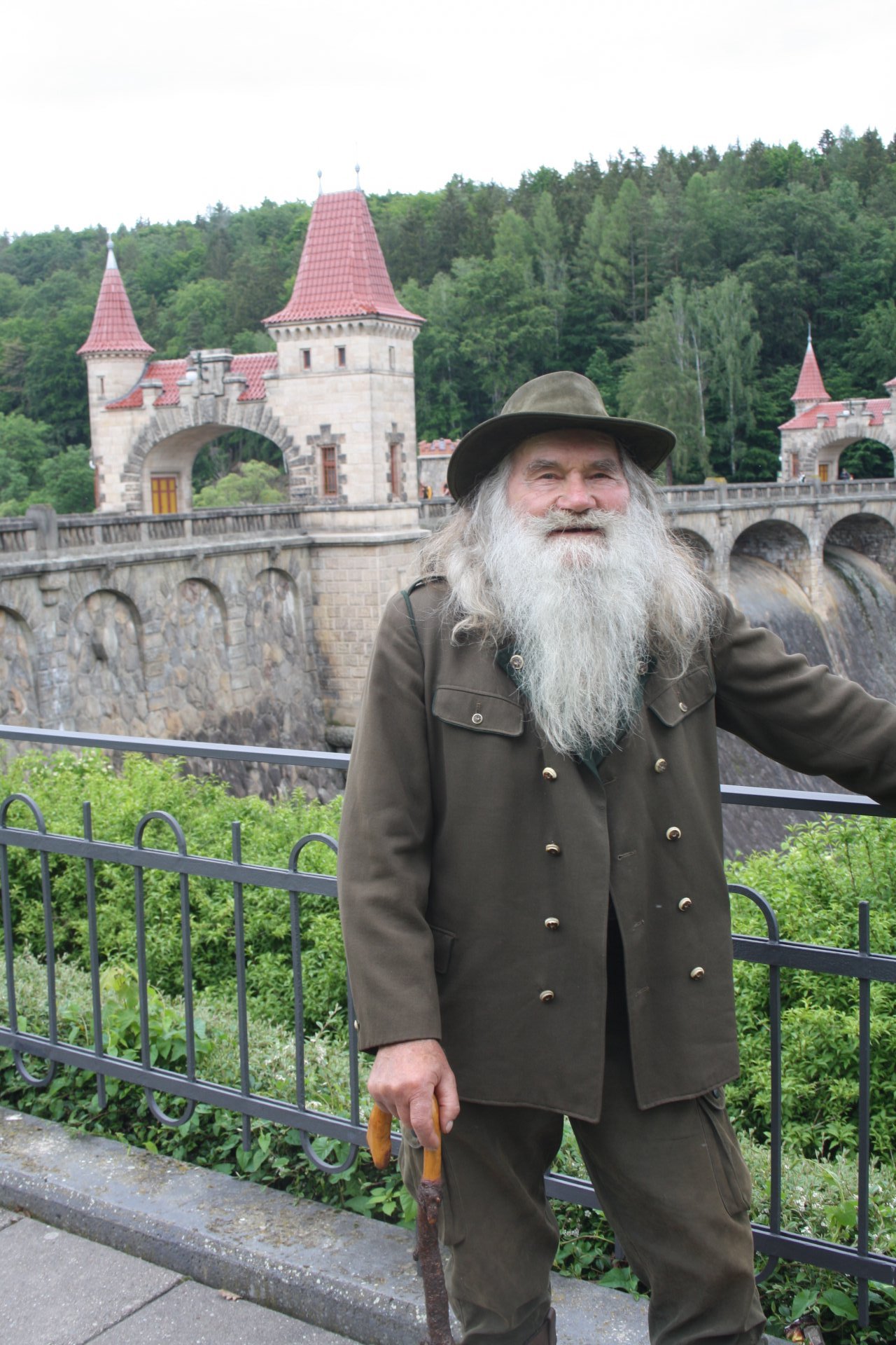 Vladimír Pechan na obhlídce polesí u přehrady Les Království